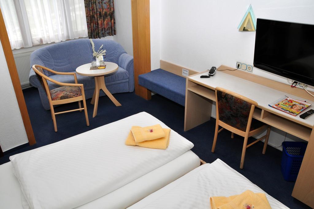 Saalfeld Saale Hotel Am Hohen Schwarm מראה חיצוני תמונה