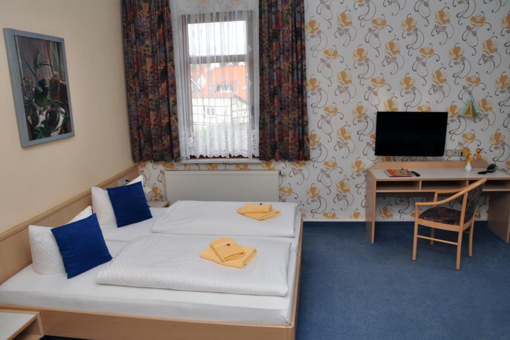 Saalfeld Saale Hotel Am Hohen Schwarm חדר תמונה