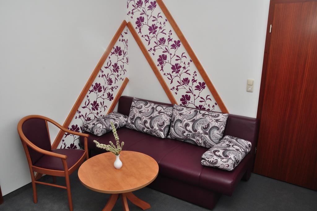 Saalfeld Saale Hotel Am Hohen Schwarm חדר תמונה