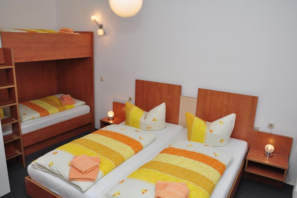 Saalfeld Saale Hotel Am Hohen Schwarm מראה חיצוני תמונה