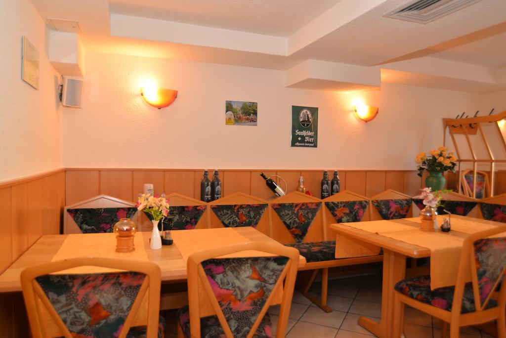 Saalfeld Saale Hotel Am Hohen Schwarm מראה חיצוני תמונה