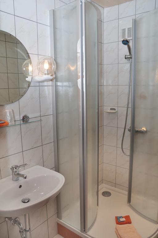 Saalfeld Saale Hotel Am Hohen Schwarm מראה חיצוני תמונה
