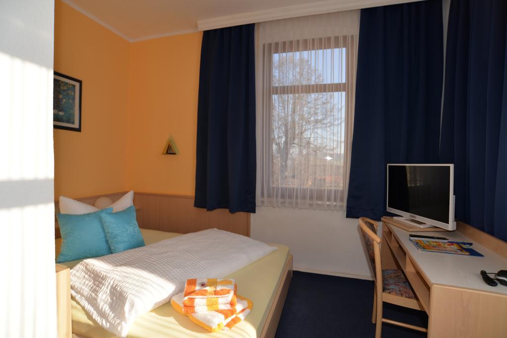Saalfeld Saale Hotel Am Hohen Schwarm מראה חיצוני תמונה